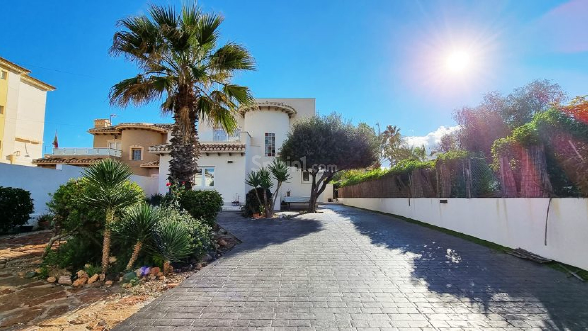 Bruktbolig - Villa -
Playa Flamenca