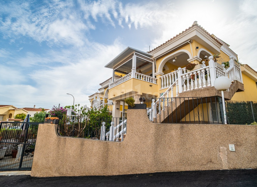 Bruktbolig - Villa -
San Fulgencio - urb.la marina