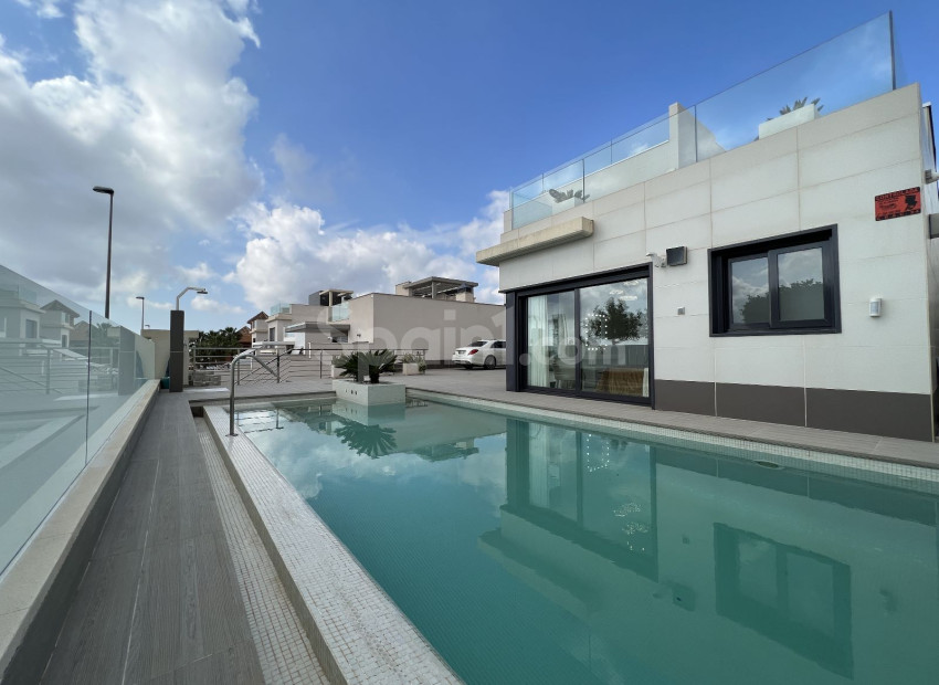 Bruktbolig - Villa -
San Miguel de Salinas - Costa Blanca Sur