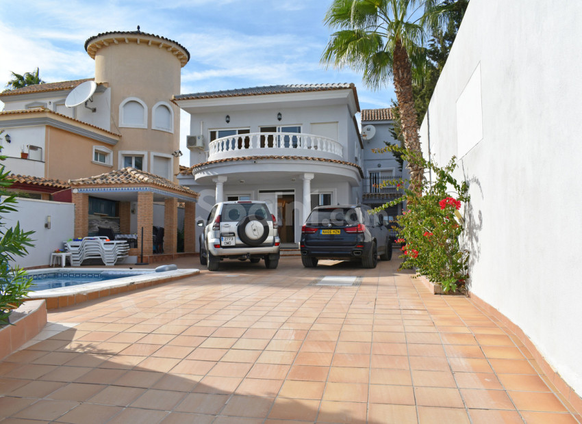 Bruktbolig - Villa -
Torremendo