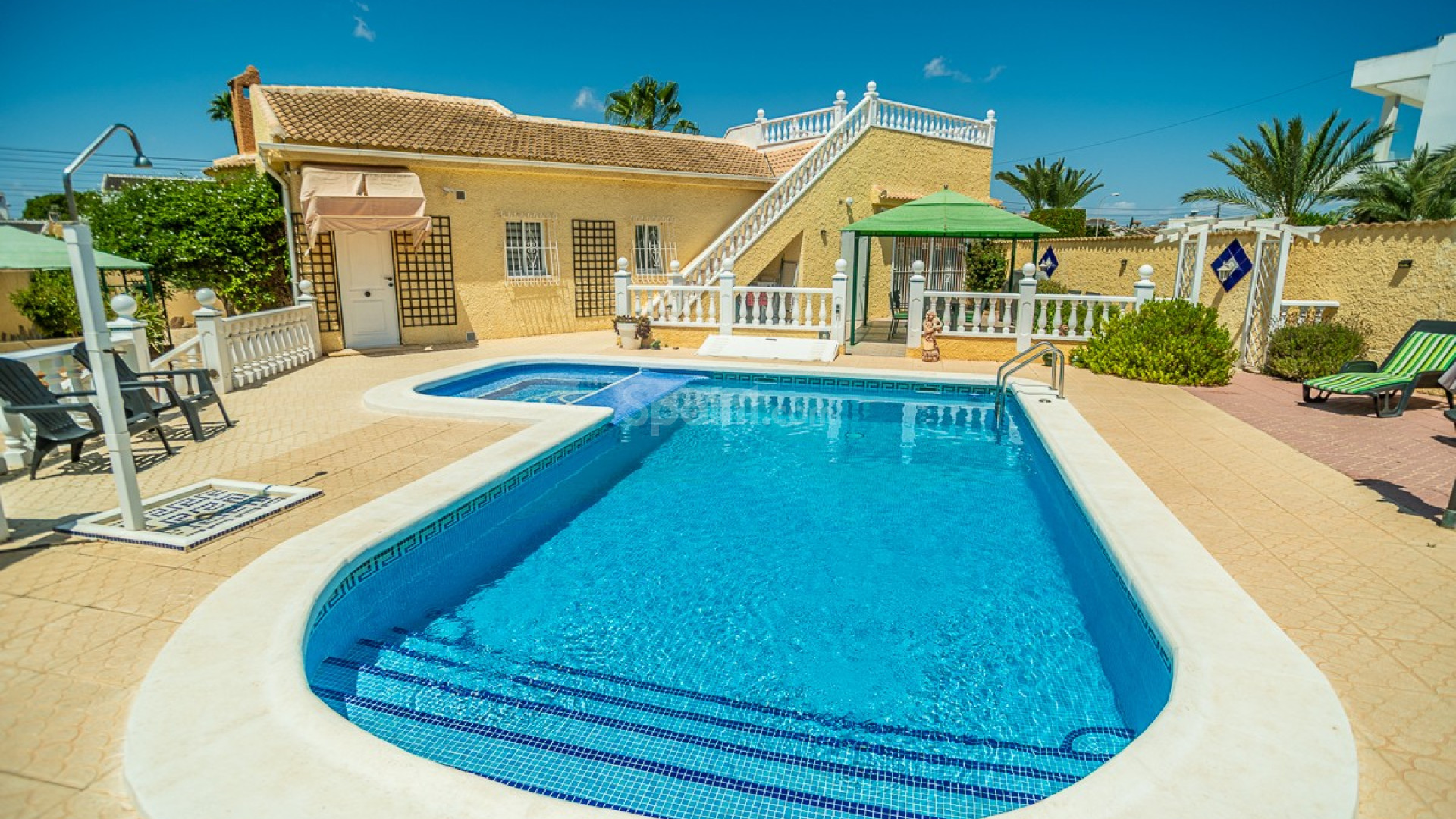 Bruktbolig - Villa -
TORREVIEJA - La Siesta