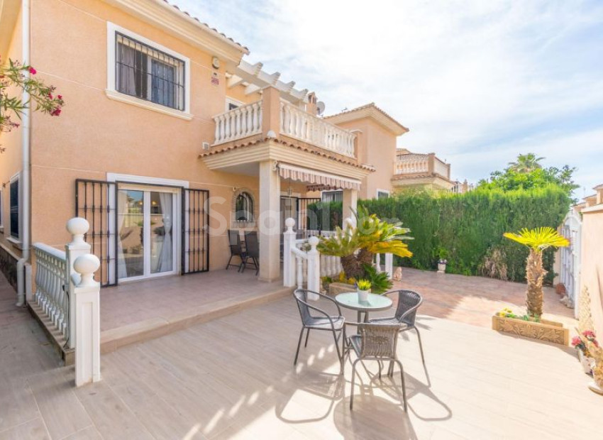 Bruktbolig - Villa -
Torrevieja - Los Altos