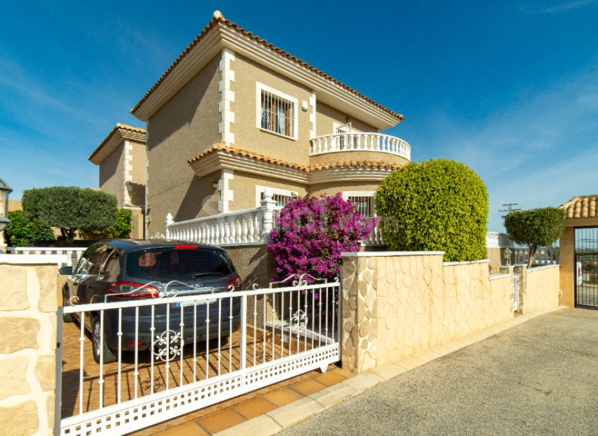 Bruktbolig - Villa -
Torrevieja - Los Altos