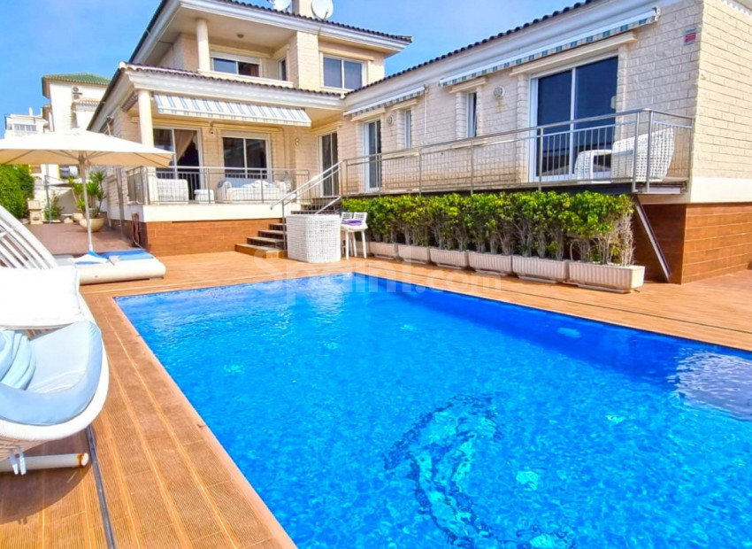 Bruktbolig - Villa -
Torrevieja - Torrelamata - La Mata