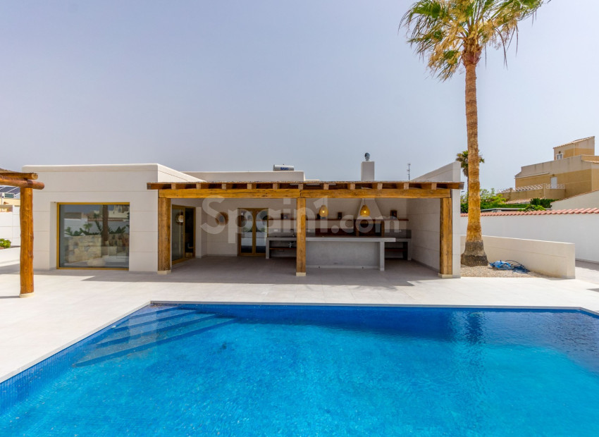 Bruktbolig - Villa -
TORREVIEJA - Torreta Florida