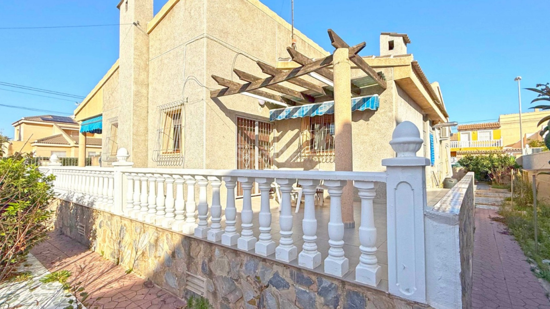 Bruktbolig - Villa -
Torrevieja