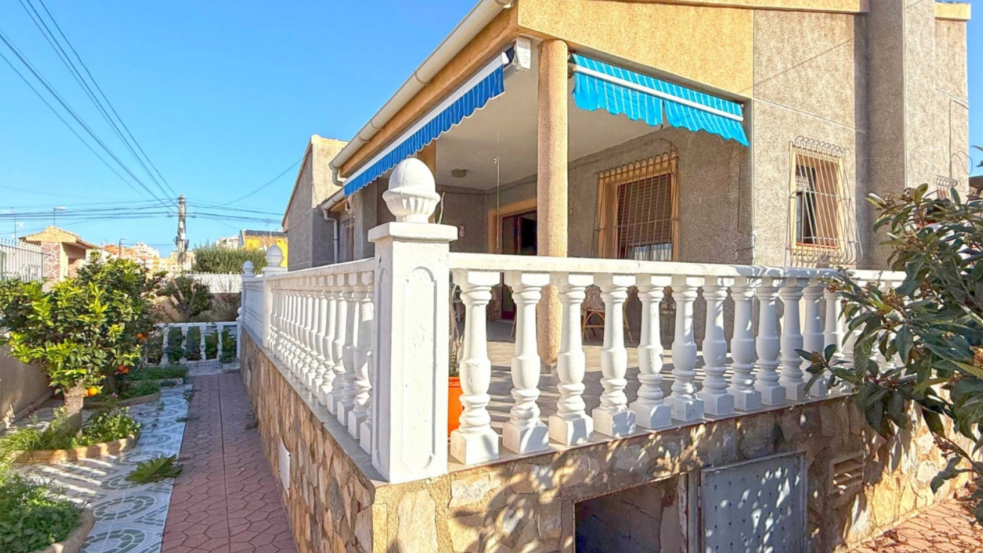 Bruktbolig - Villa -
Torrevieja