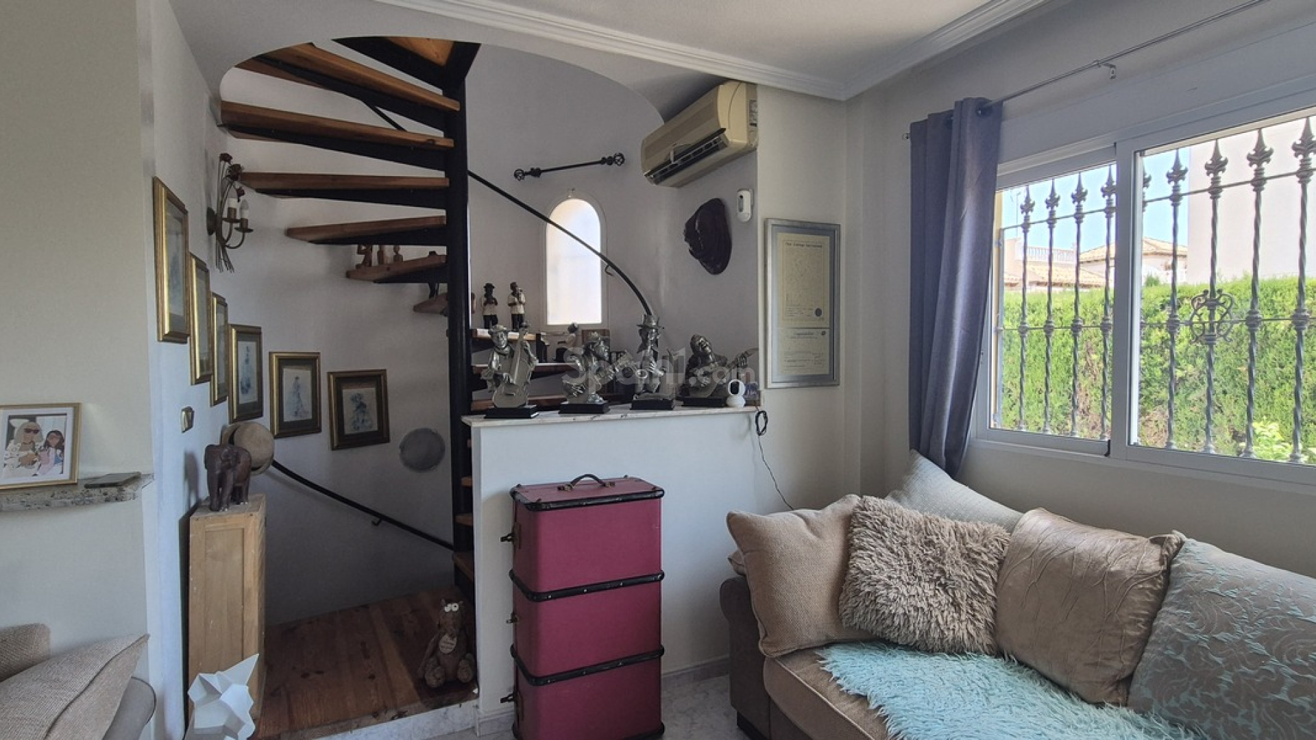Bruktbolig - Villa -
Villamartín - Costa Blanca