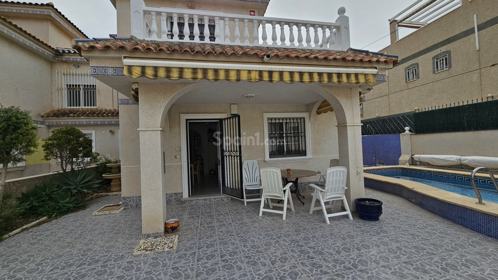 Bruktbolig - Villa -
Villamartín - Villamartin