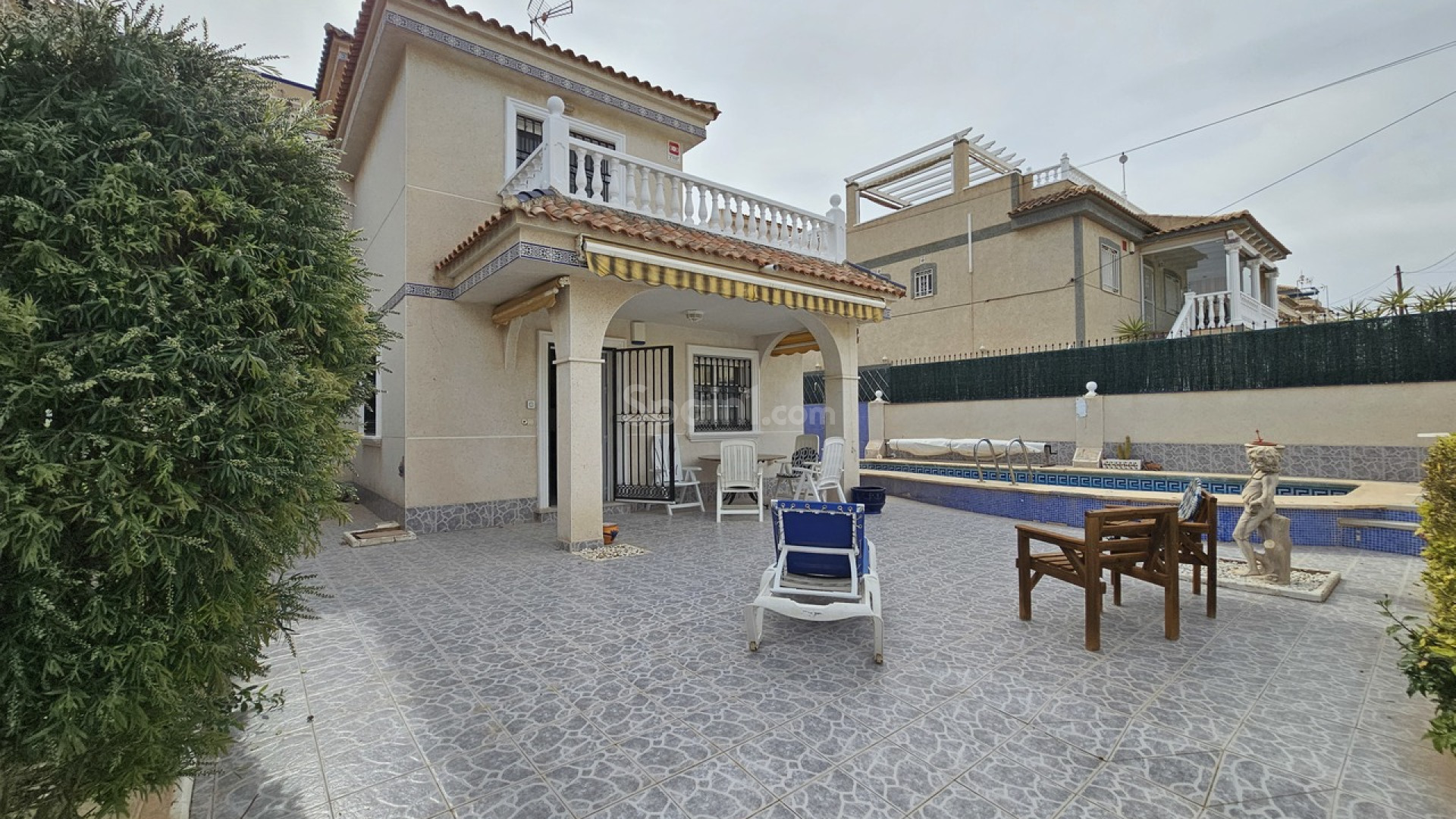 Bruktbolig - Villa -
Villamartín - Villamartin