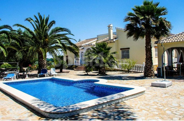 Finca Landsbygdsfastighet - Resale - Daya Vieja - Daya Vieja