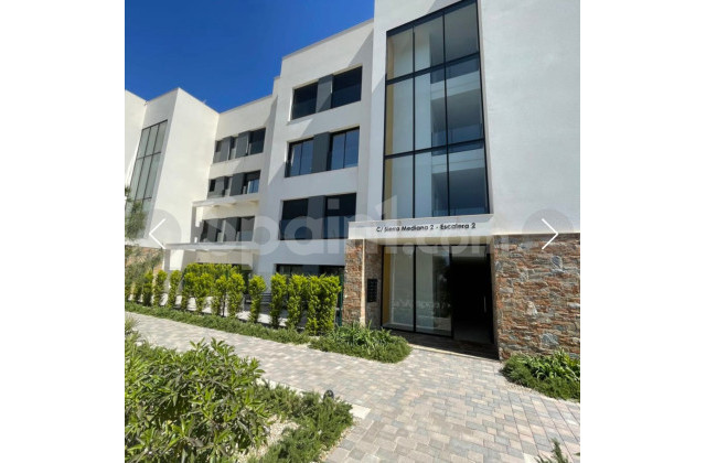 Lägenhet - Resale - Las Colinas Golf and Country Club - CBW-37588