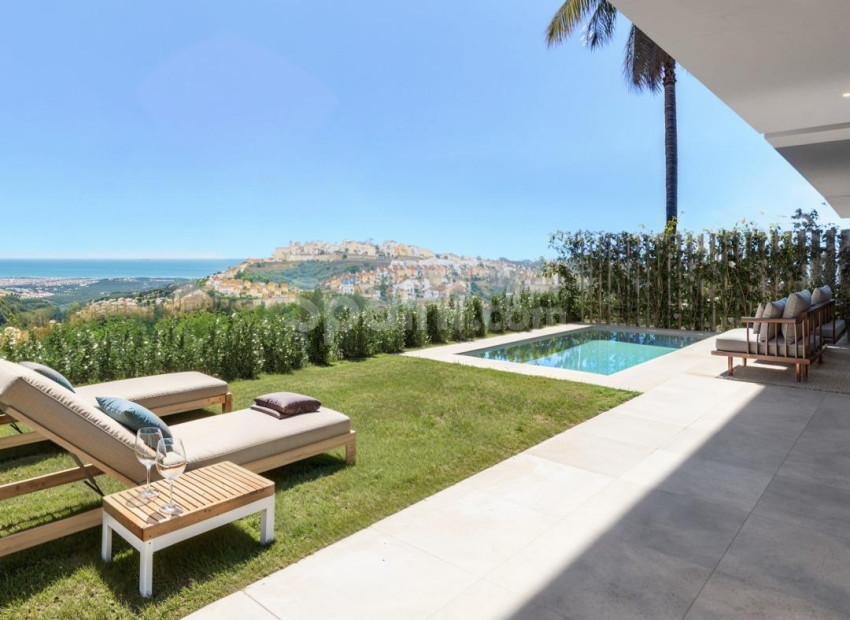 New Build - Radhus -
Casares - Casares Del Sol