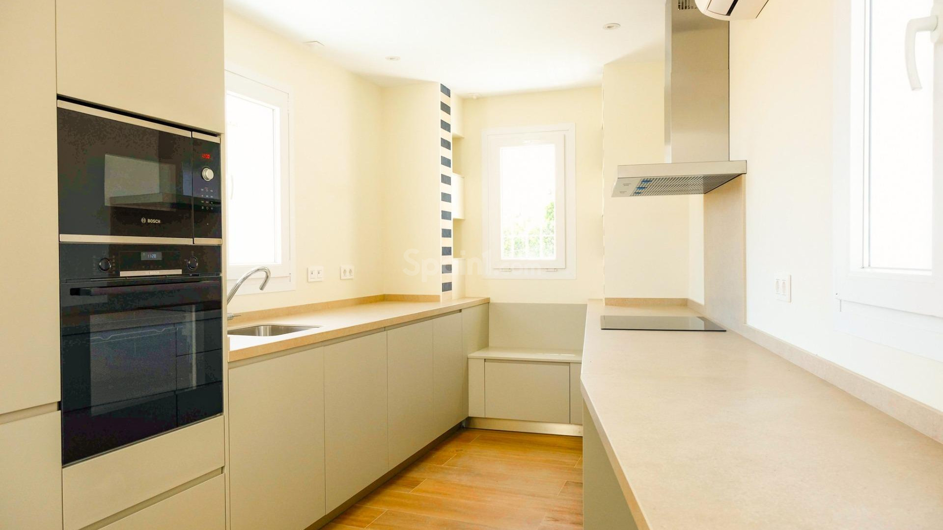 New Build - Radhus -
Málaga - Playa de la Malagueta