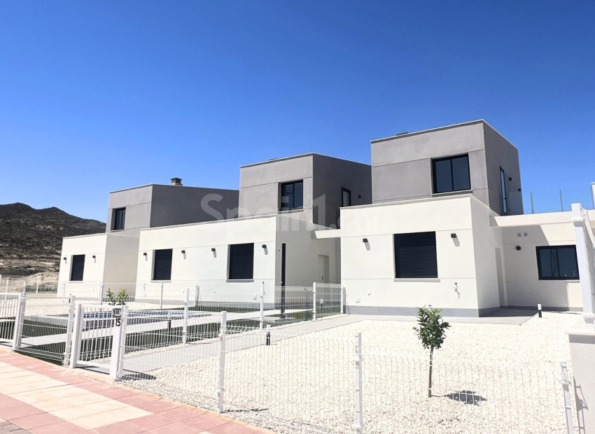 New Build - Townhouse -
BAOS Y MENDIGO - Altaona Golf And Country Village