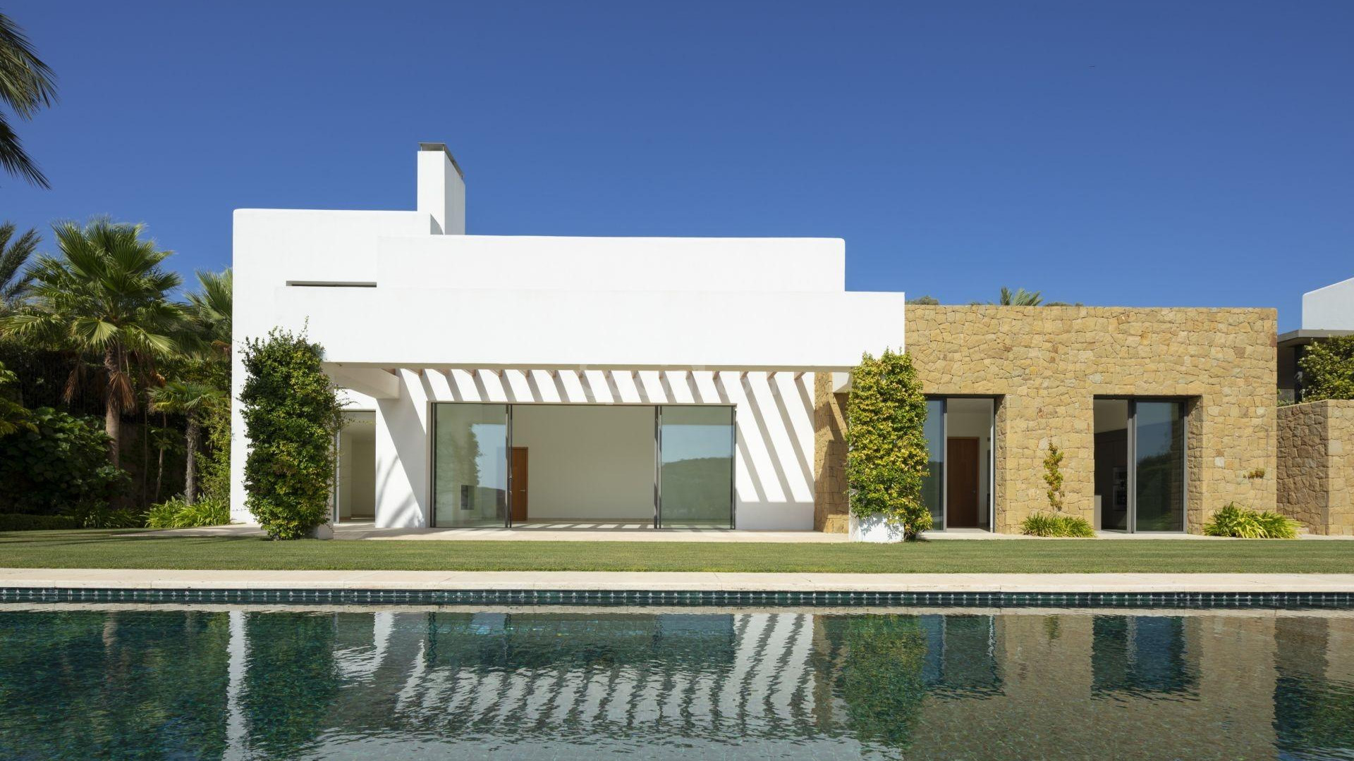 New Build - Villa -
Casares - Pedregales