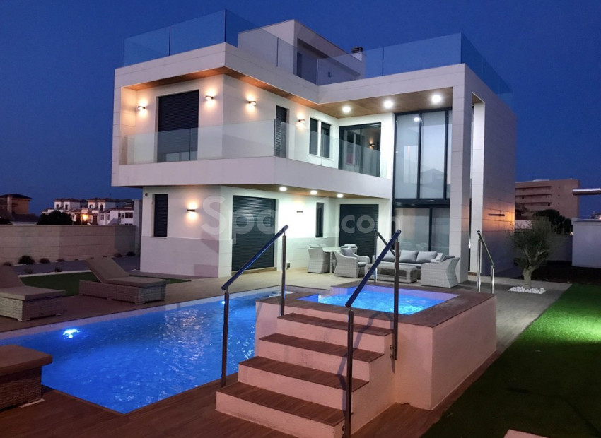 Nueva construcción  - Villa -
Campoamor