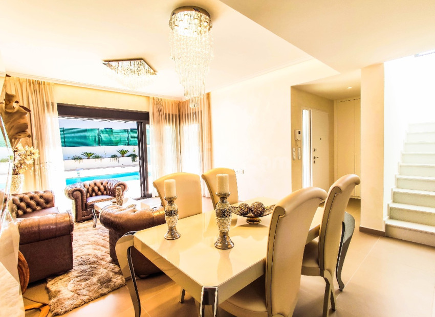 Nueva construcción  - Villa -
Dehesa de Campoamor - Campoamor