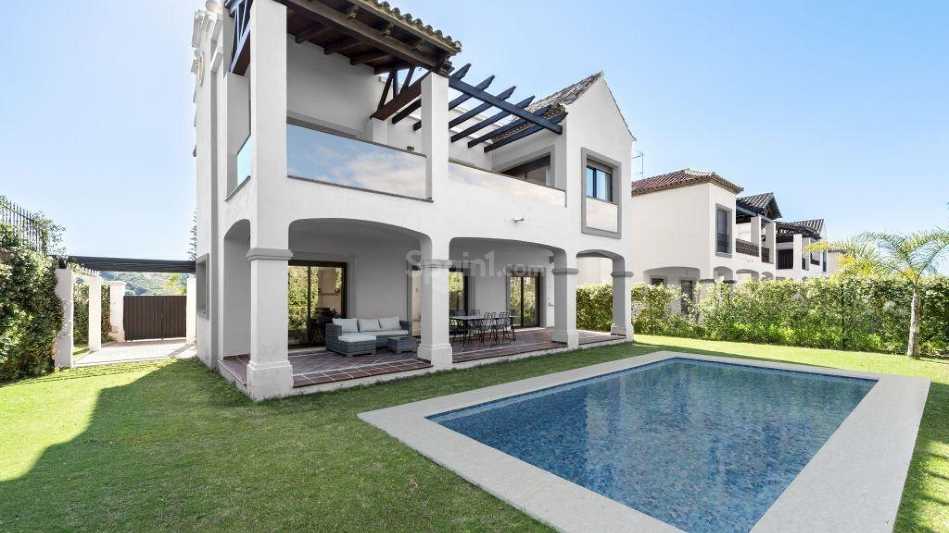 Nueva construcción  - Villa -
Estepona