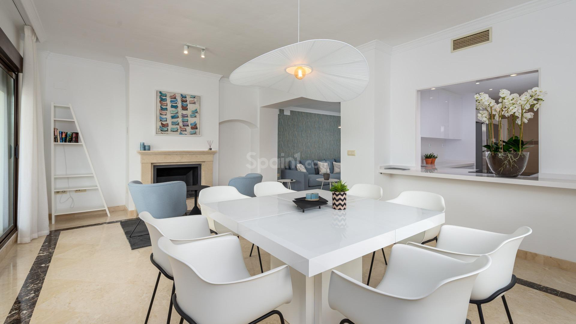 Nueva construcción  - Villa -
Estepona