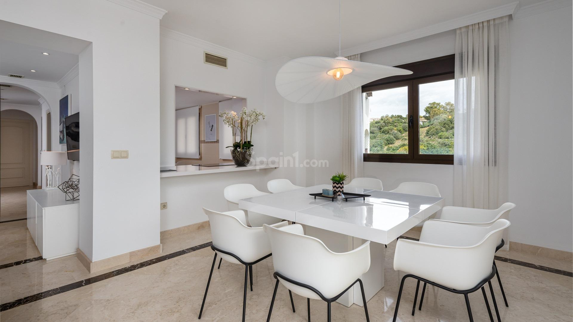 Nueva construcción  - Villa -
Estepona