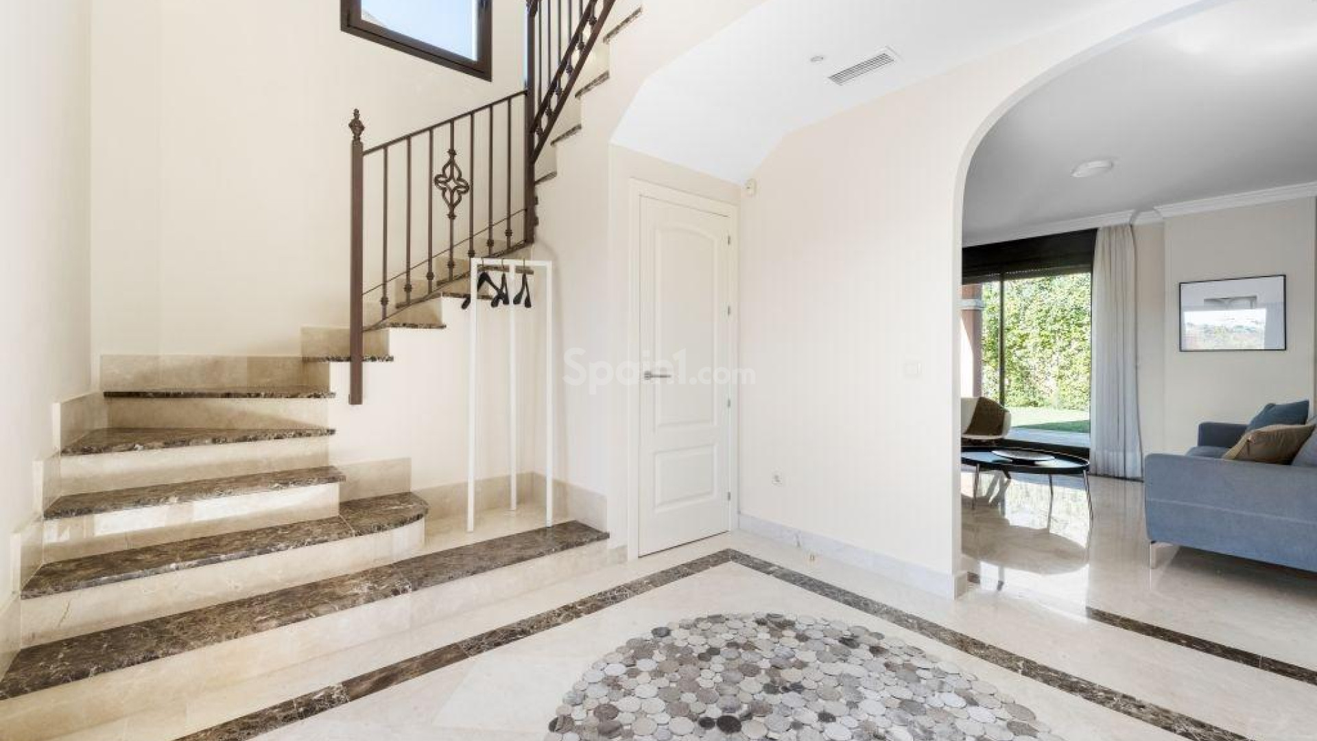 Nueva construcción  - Villa -
Estepona