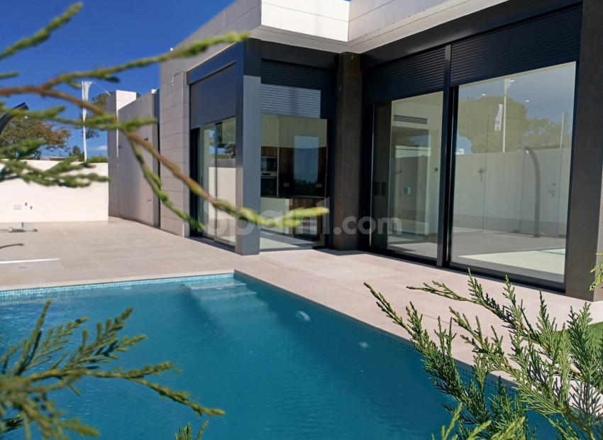 Nueva construcción  - Villa -
Pilar de la Horadada - Roda Golf