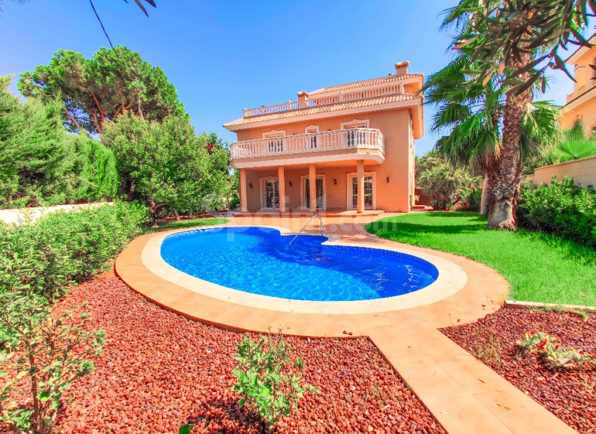 Nybygg - Villa -
Cabo Roig