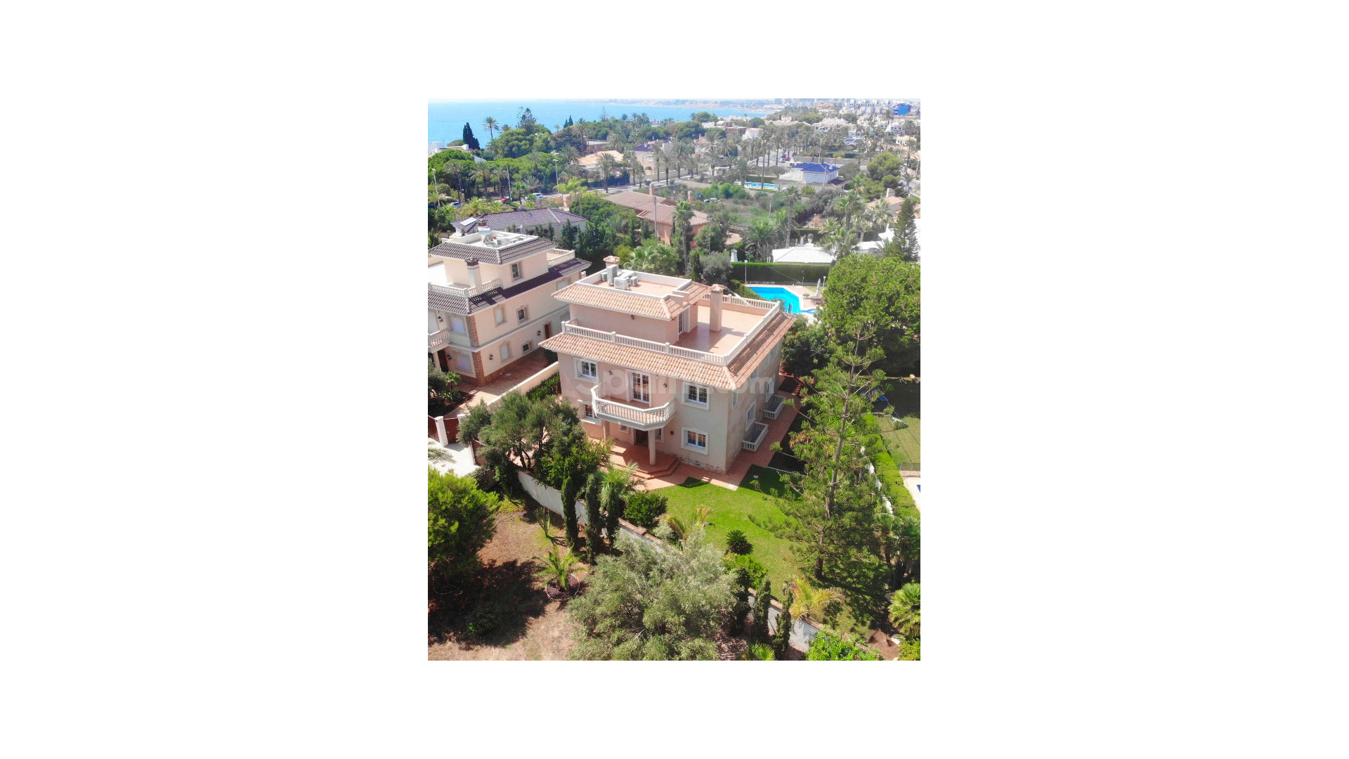 Nybygg - Villa -
Cabo Roig