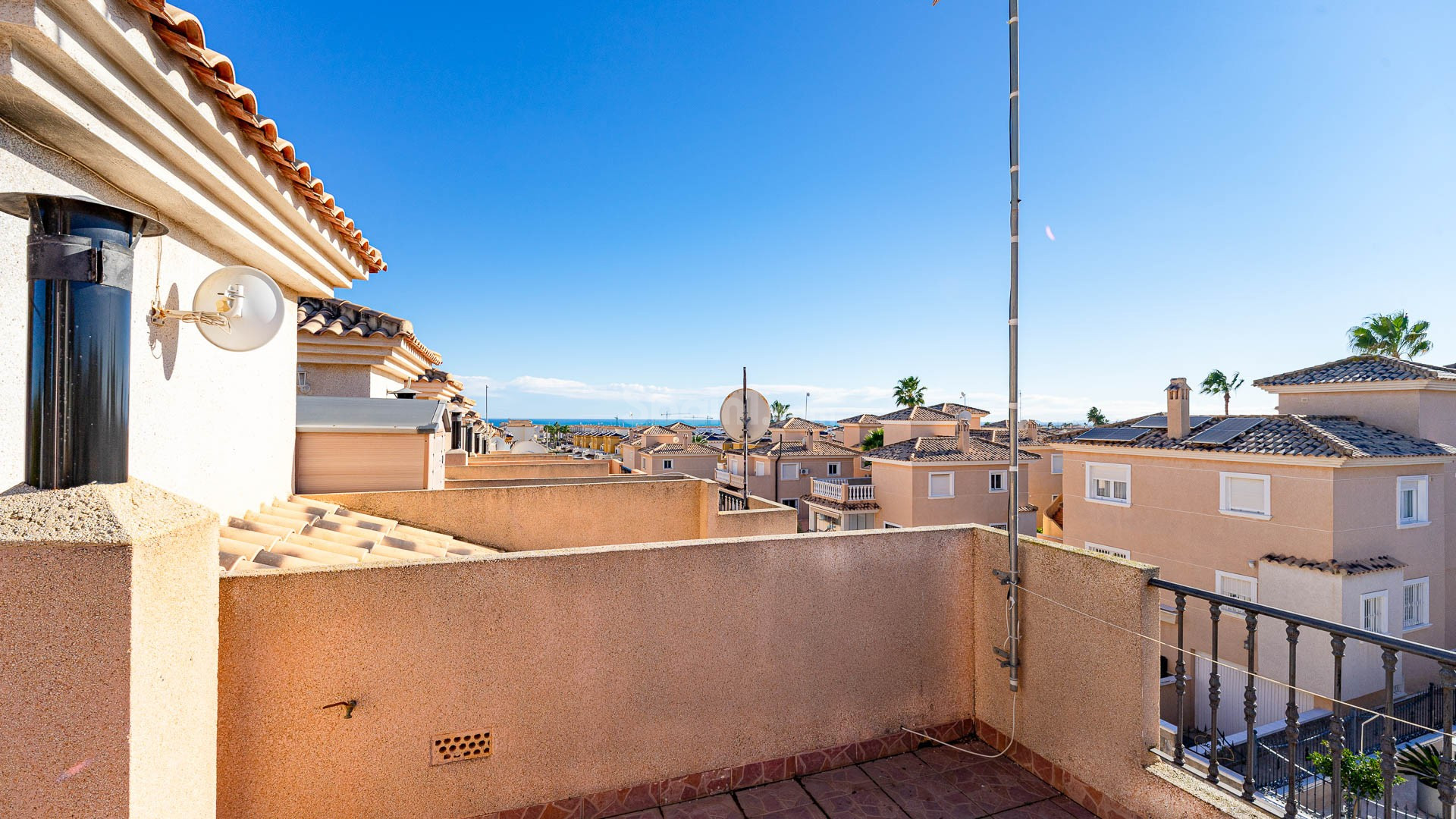 Resale - 2. Townhouse -
Punta Prima