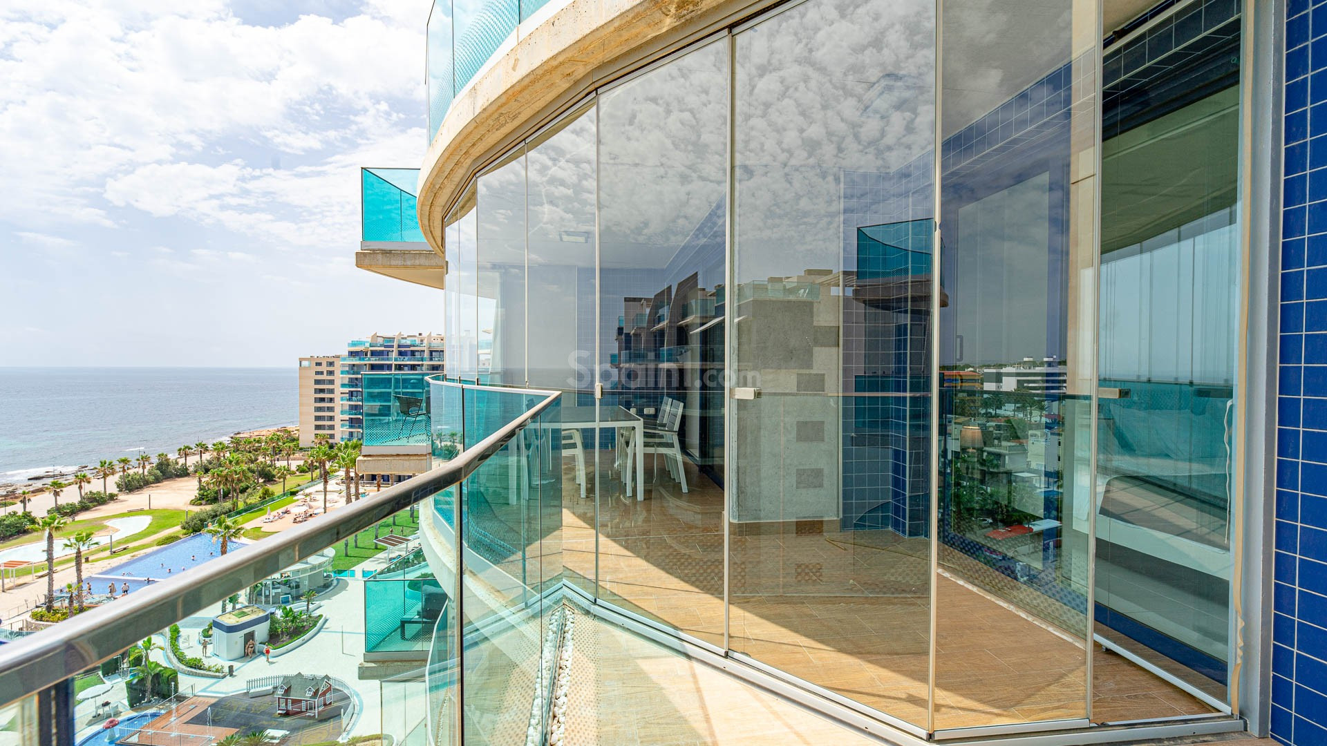 Resale - Apartament -
Punta Prima