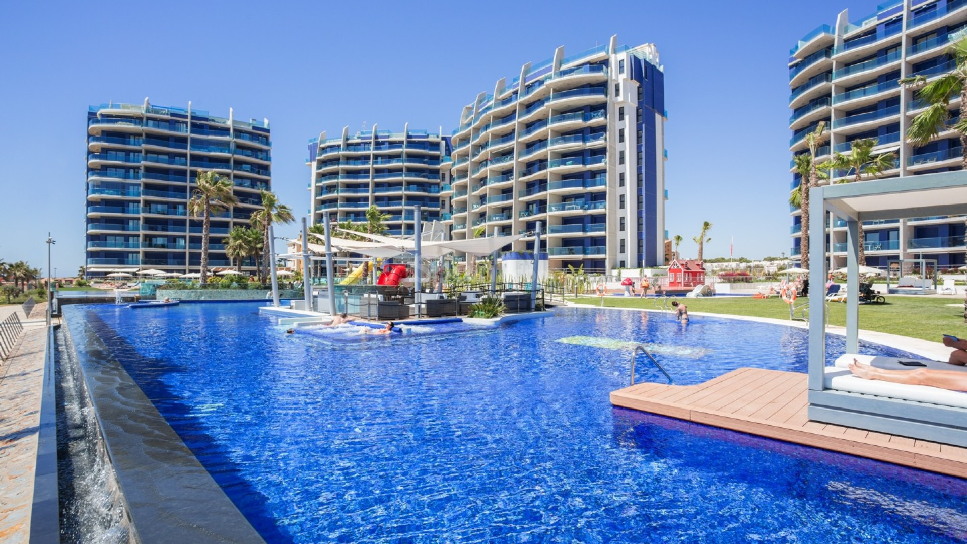 Resale - Apartament -
Punta Prima