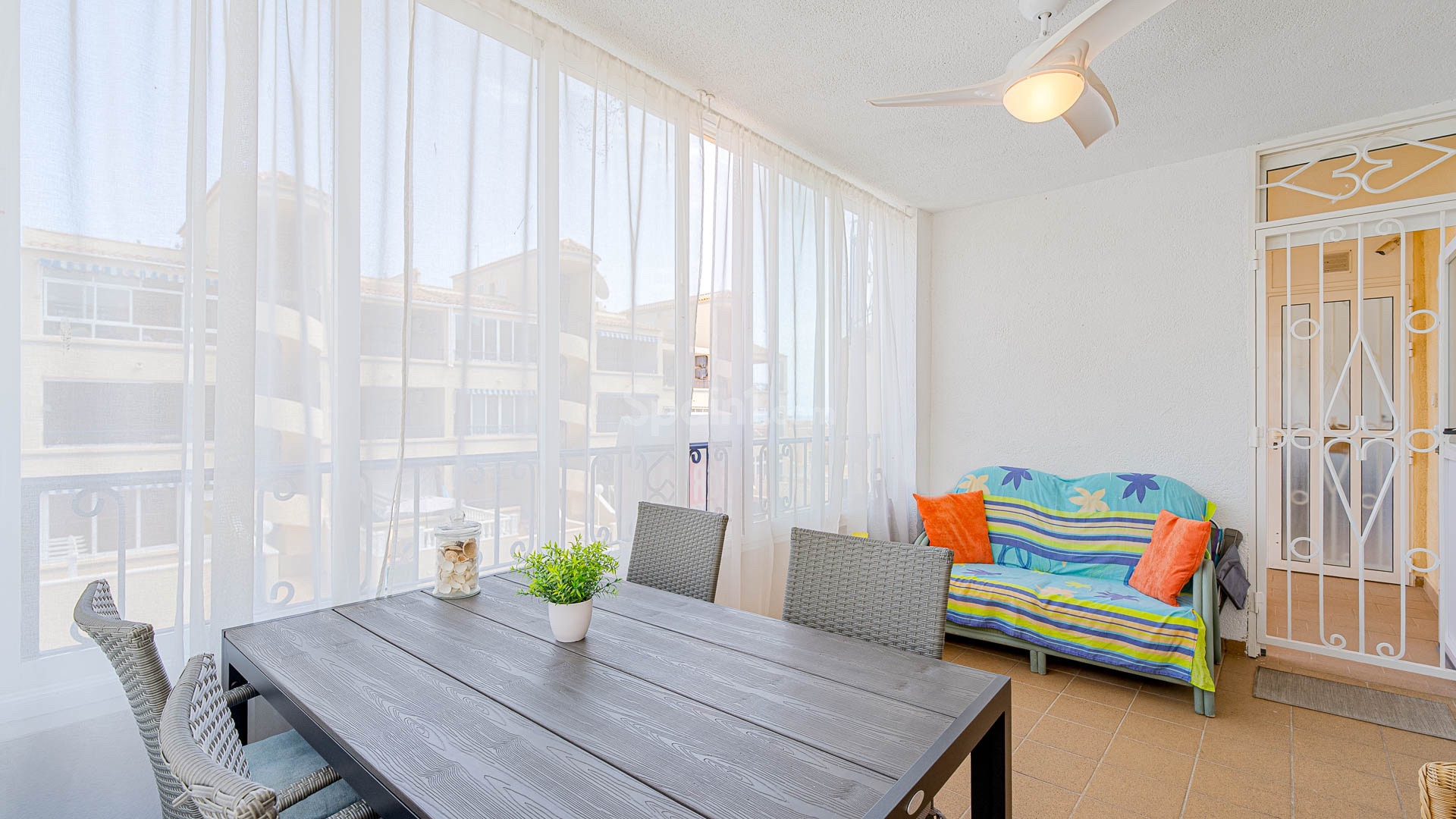 Resale - Apartament -
Punta Prima