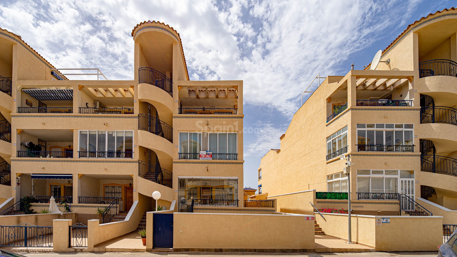 Resale - Apartament -
Punta Prima