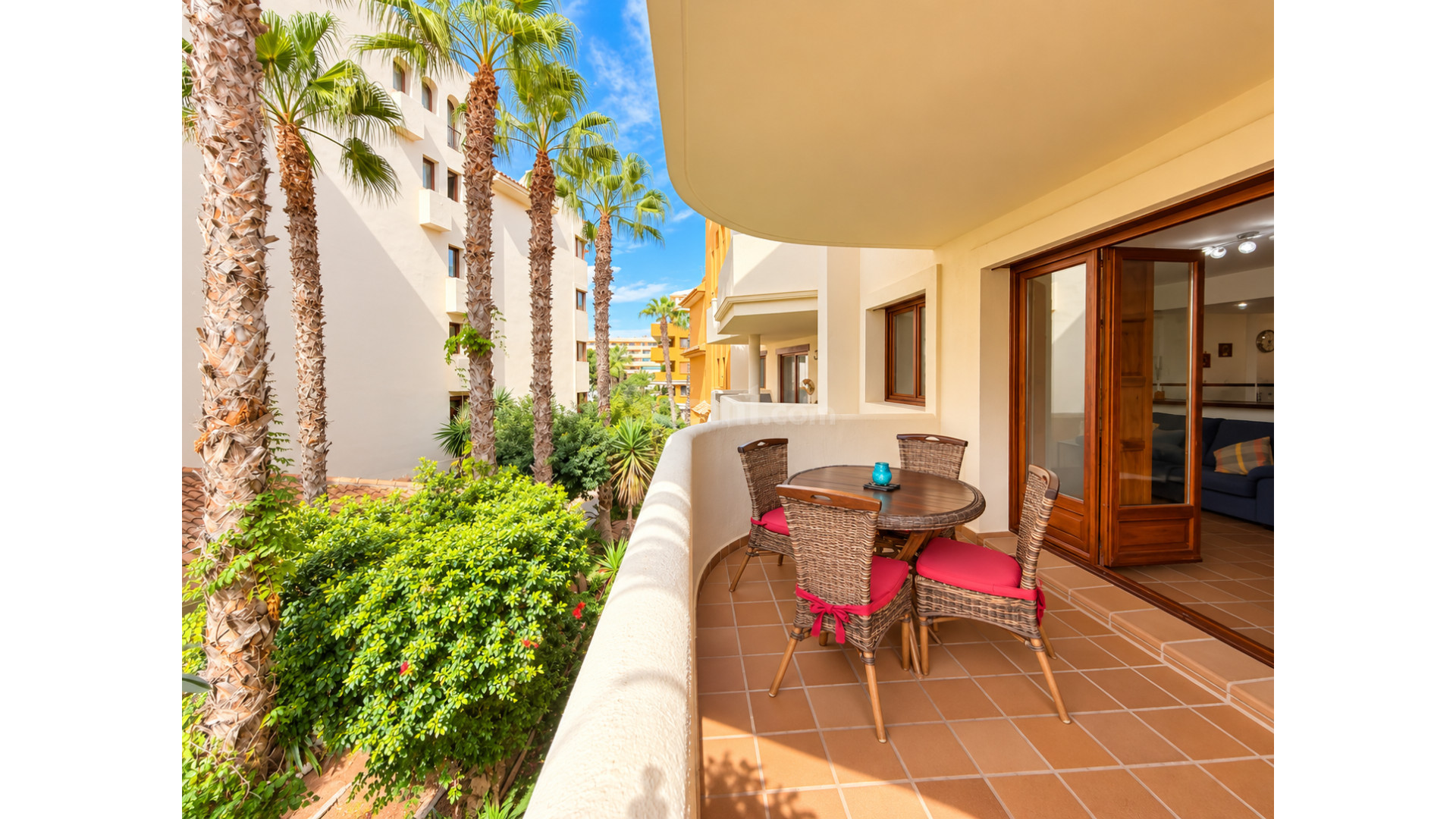 Resale - Apartament -
Punta Prima