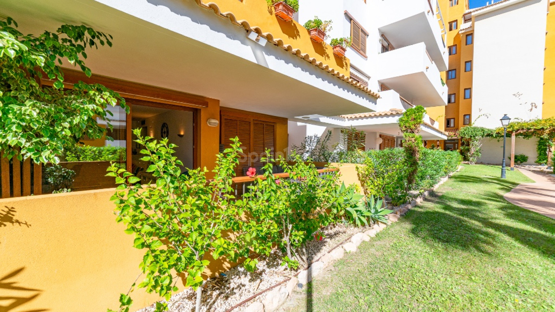 Resale - Apartamento -
Punta Prima