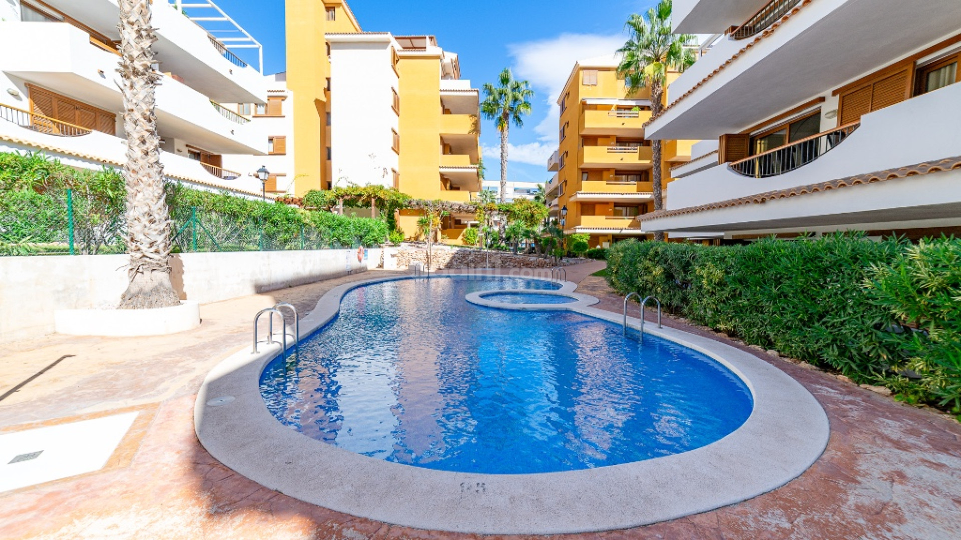 Resale - Apartamento -
Punta Prima