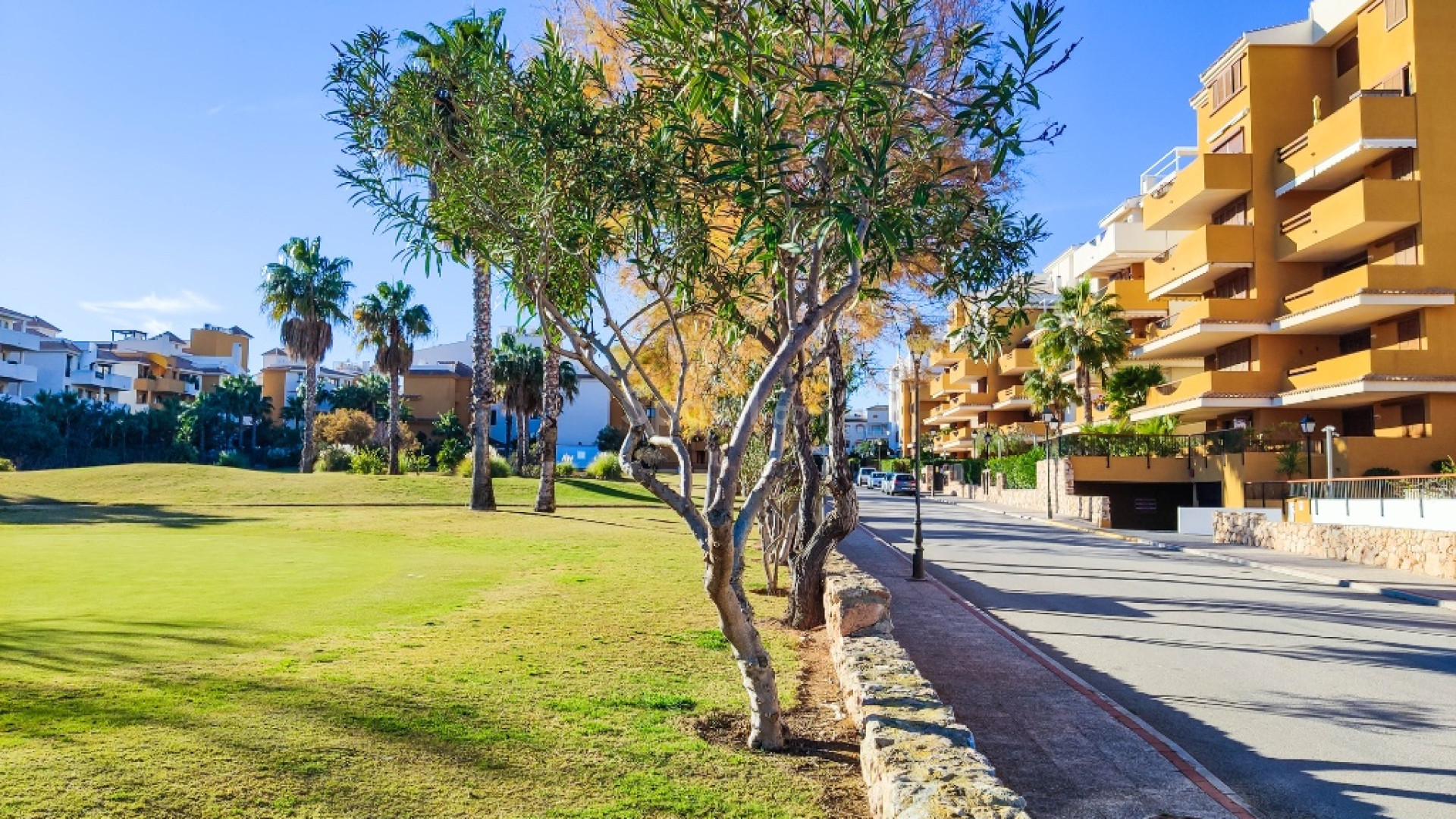 Resale - Apartamento -
Punta Prima