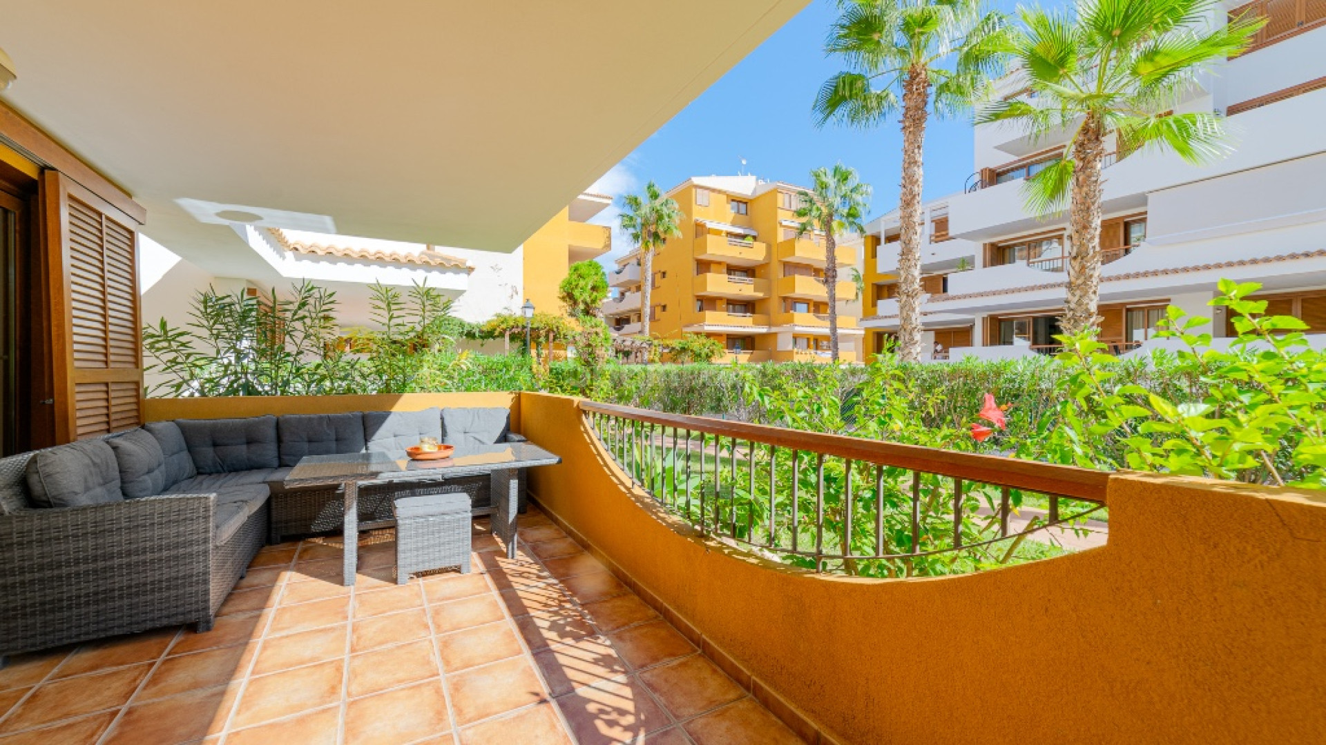 Resale - Apartamento -
Punta Prima