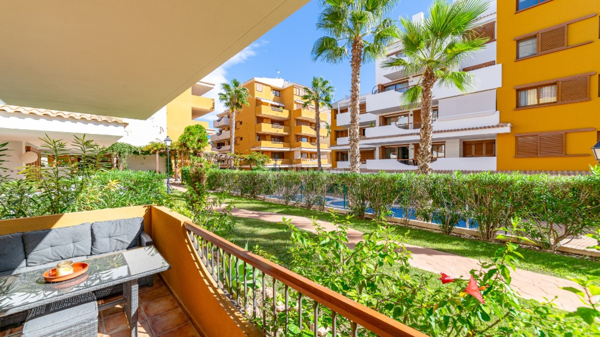 Resale - Apartamento -
Punta Prima