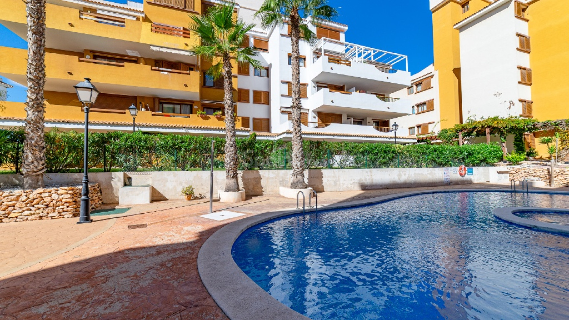 Resale - Apartamento -
Punta Prima