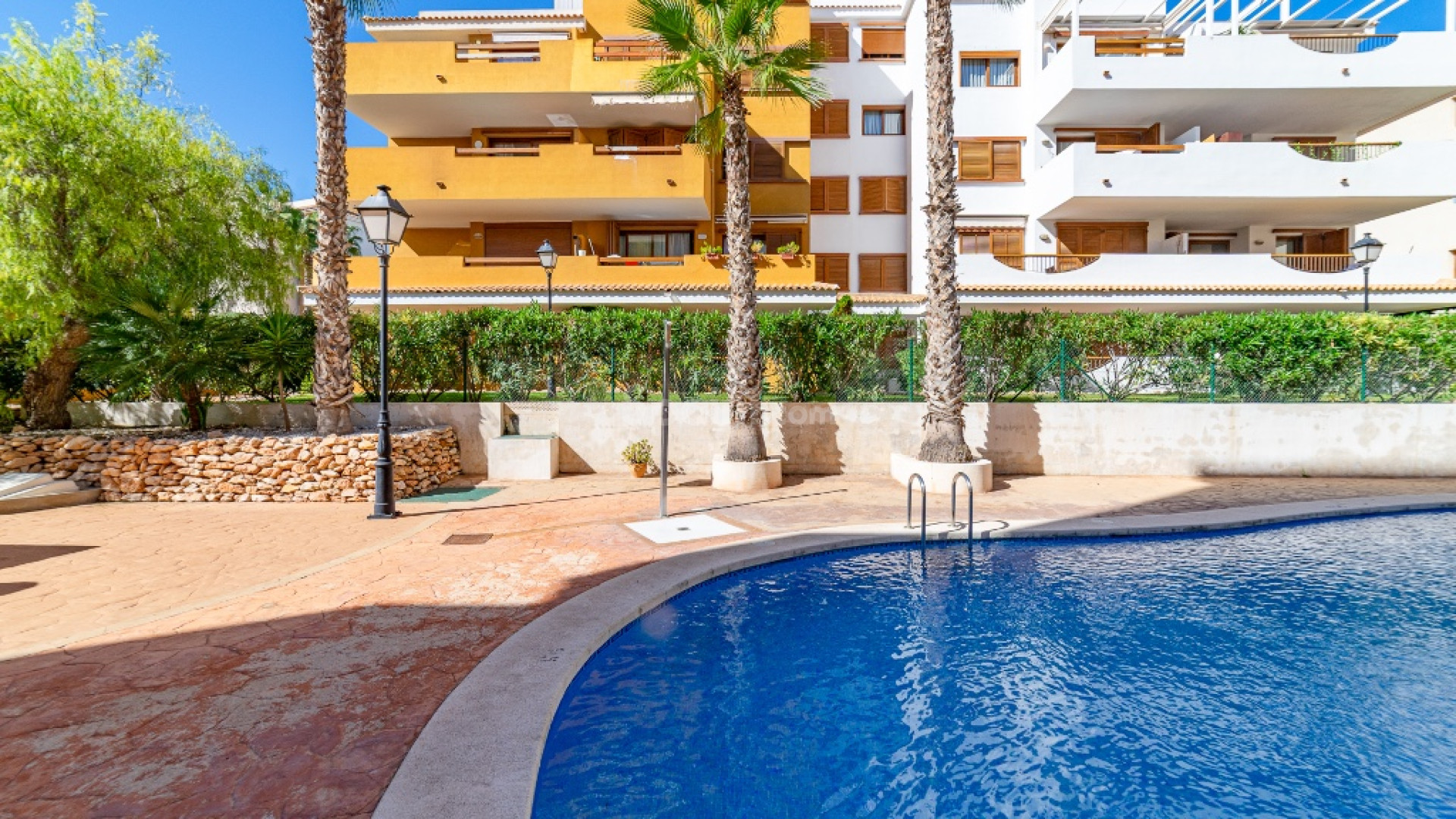 Resale - Apartamento -
Punta Prima
