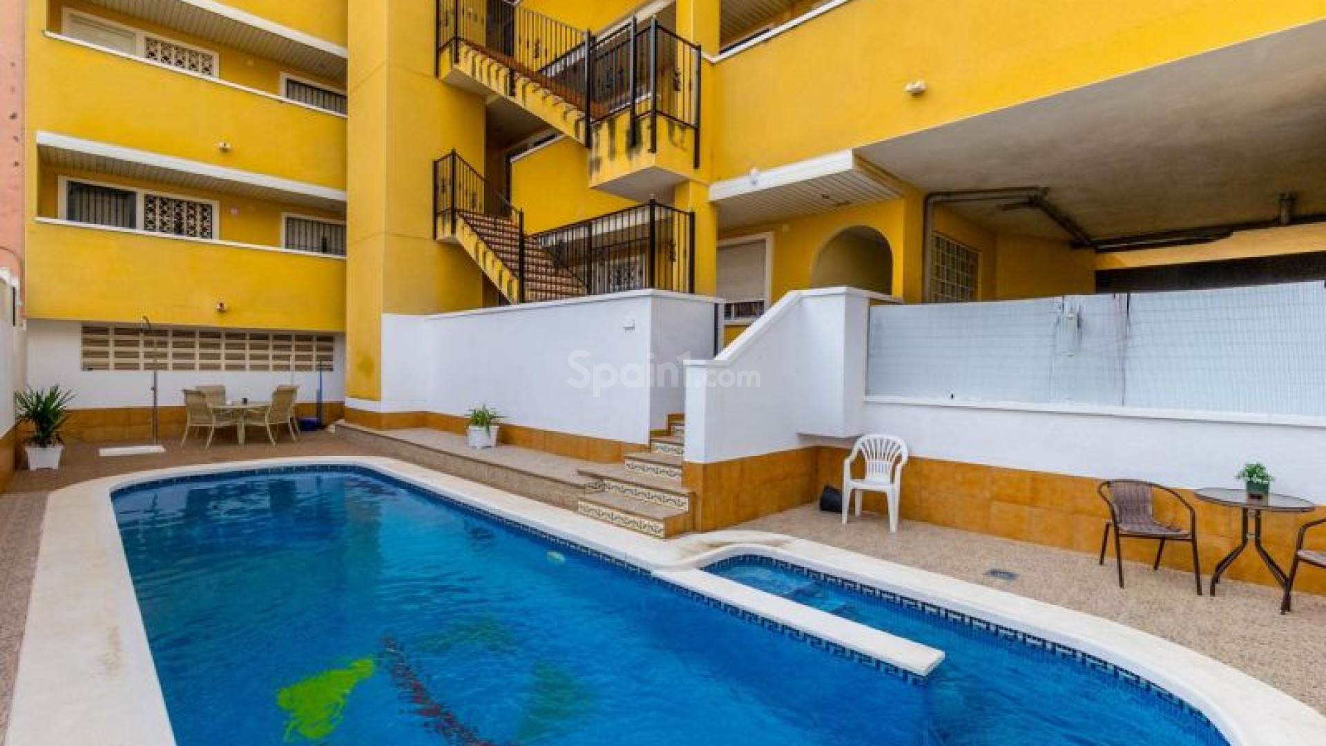 Resale - Apartment -
Benijofar