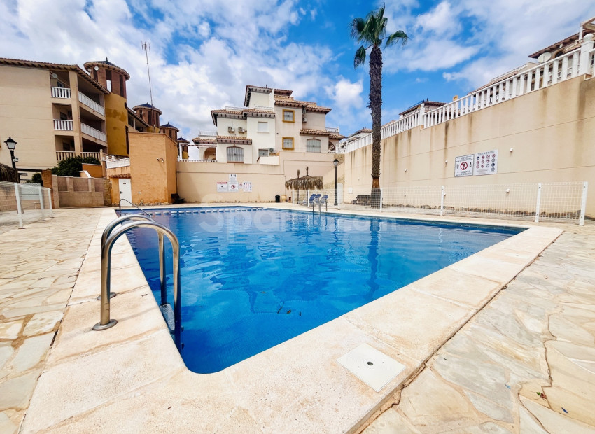 Resale - Apartment -
Cabo Roig
