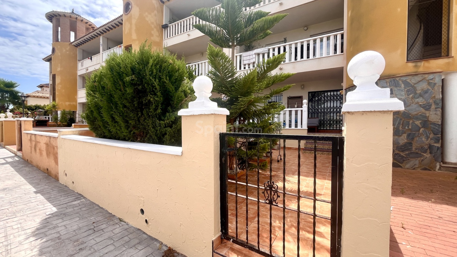 Resale - Apartment -
Cabo Roig