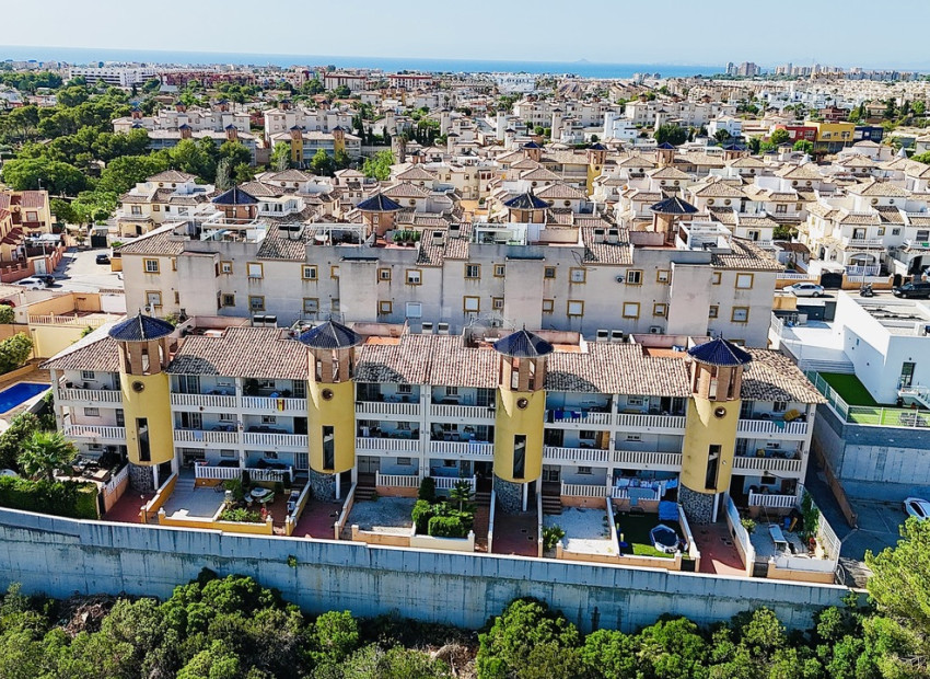 Resale - Apartment -
Cabo Roig