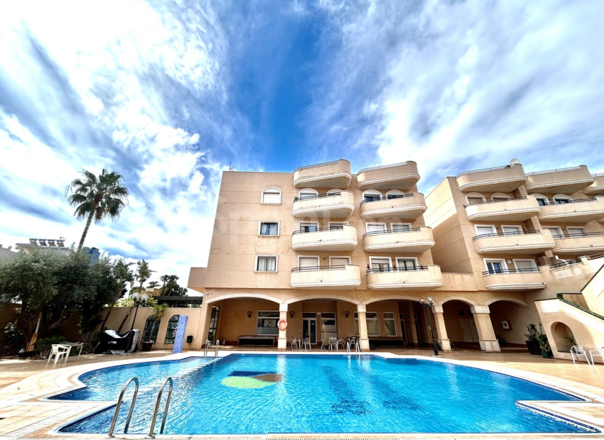 Resale - Apartment -
Cabo Roig