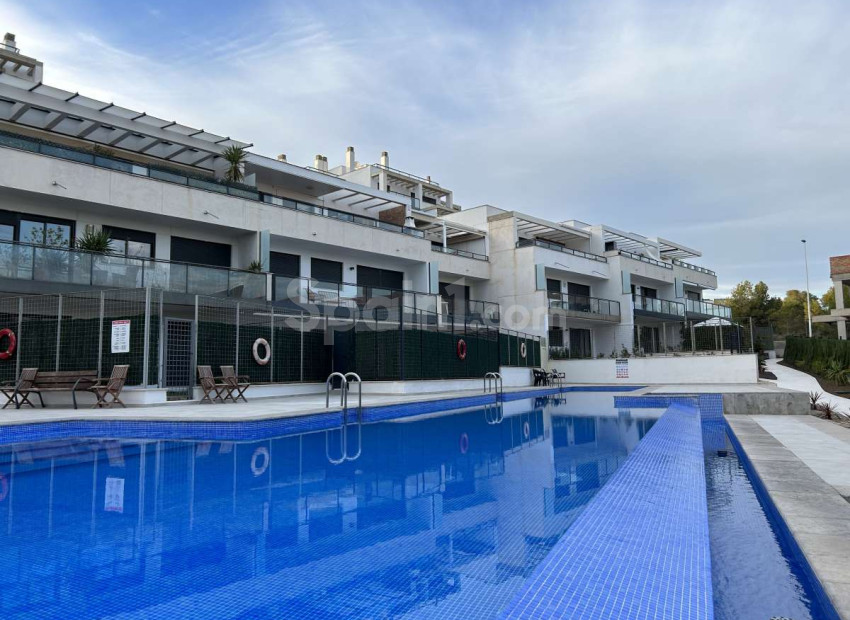 Resale - Apartment -
Dehesa de Campoamor - Campoamor