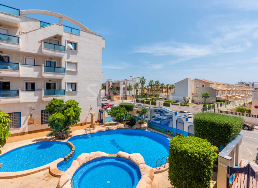 Resale - Apartment -
Dehesa de Campoamor - Campoamor