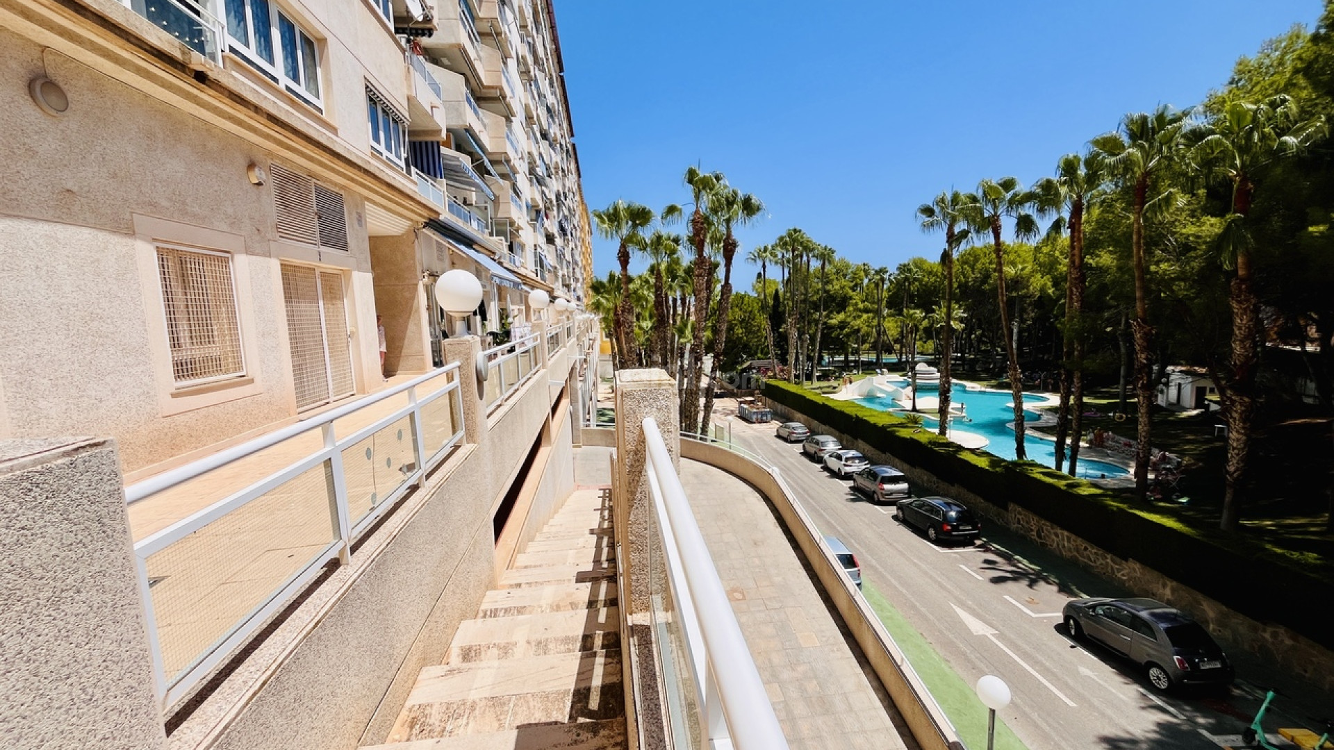 Resale - Apartment -
Dehesa de Campoamor - Campoamor